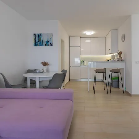 Enamare Mit Terrasse * Šimuni